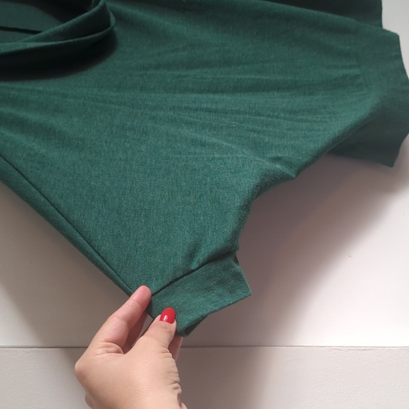 Green top - Picture 3 of 5